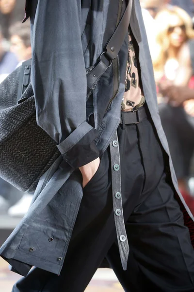 Look 30